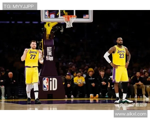 湖人对决快船精彩赛事直播全程回顾与分析尽在此处 湖人对决快船精彩赛事直播全程回顾与分析尽在此处